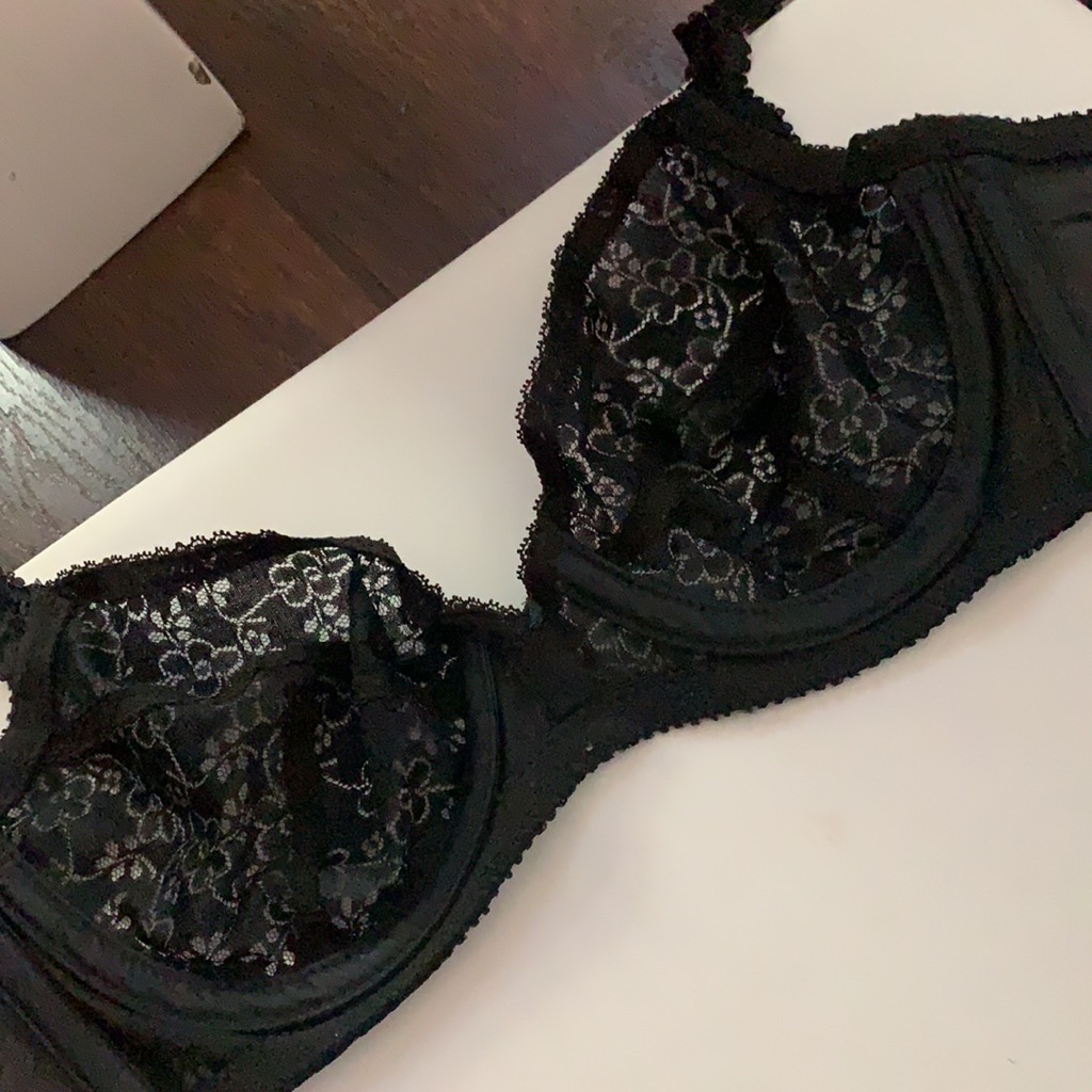 Bali Flatterlace Bra 34B  Underwire Preowned